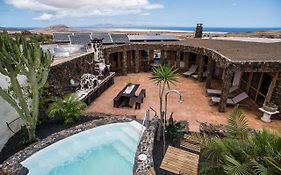Villa La Estrella - el Paraíso with private Jacuzzi